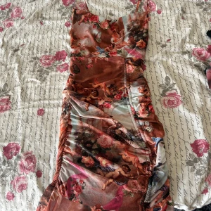 Mesh klänning - Strl S, Super fin klänning aldrig använd! 