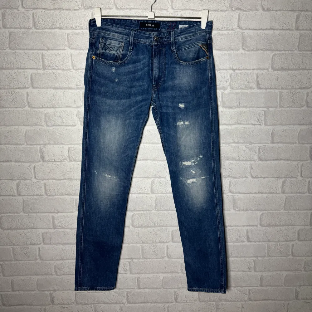 | Replay Anbass jeans aldrig använda men inga tags kvar | Storlek 32/32 | Pris 499 |. Jeans & Byxor.