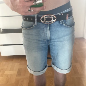 H&M Jeans shorts Regular fit - Jeans Shorts H&M. För korta för mig skulle passa bättre på någon annan. Bra skick