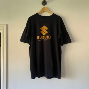 vintage suzuki tee - size xxl