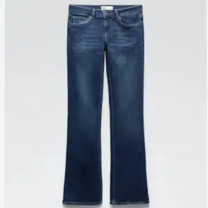 jätte fina low waist jeans ifrån zara som var lite för stora för mig❤️ ej använda nypris 400 