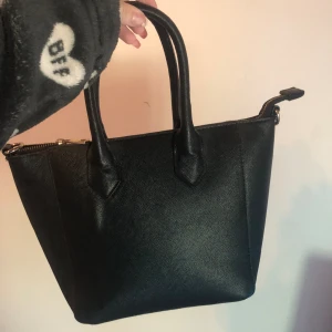 Väska - Säljer denna enkla men jätte fina väska!💓