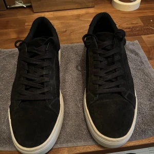 Vagabond svarta - Säljer nu min vagabonds som jag bara använt en gång på examen. Skick: 10/10 pris: 999 nypris: 1500  Inget OG följer med❌hör av er vid frågor💥