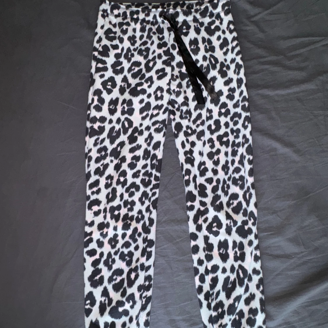 Rosa grå leopard mjukis byxor - 93