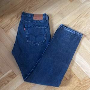 Levi’s 501 i nyskick. Nypris cirka 1200kr mitt pris 500