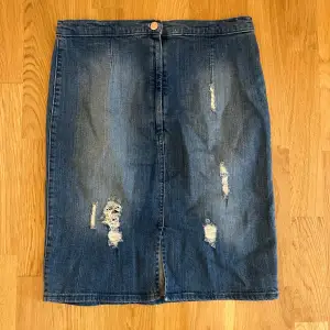 Jeans kjol storlek 40 från Lindex 