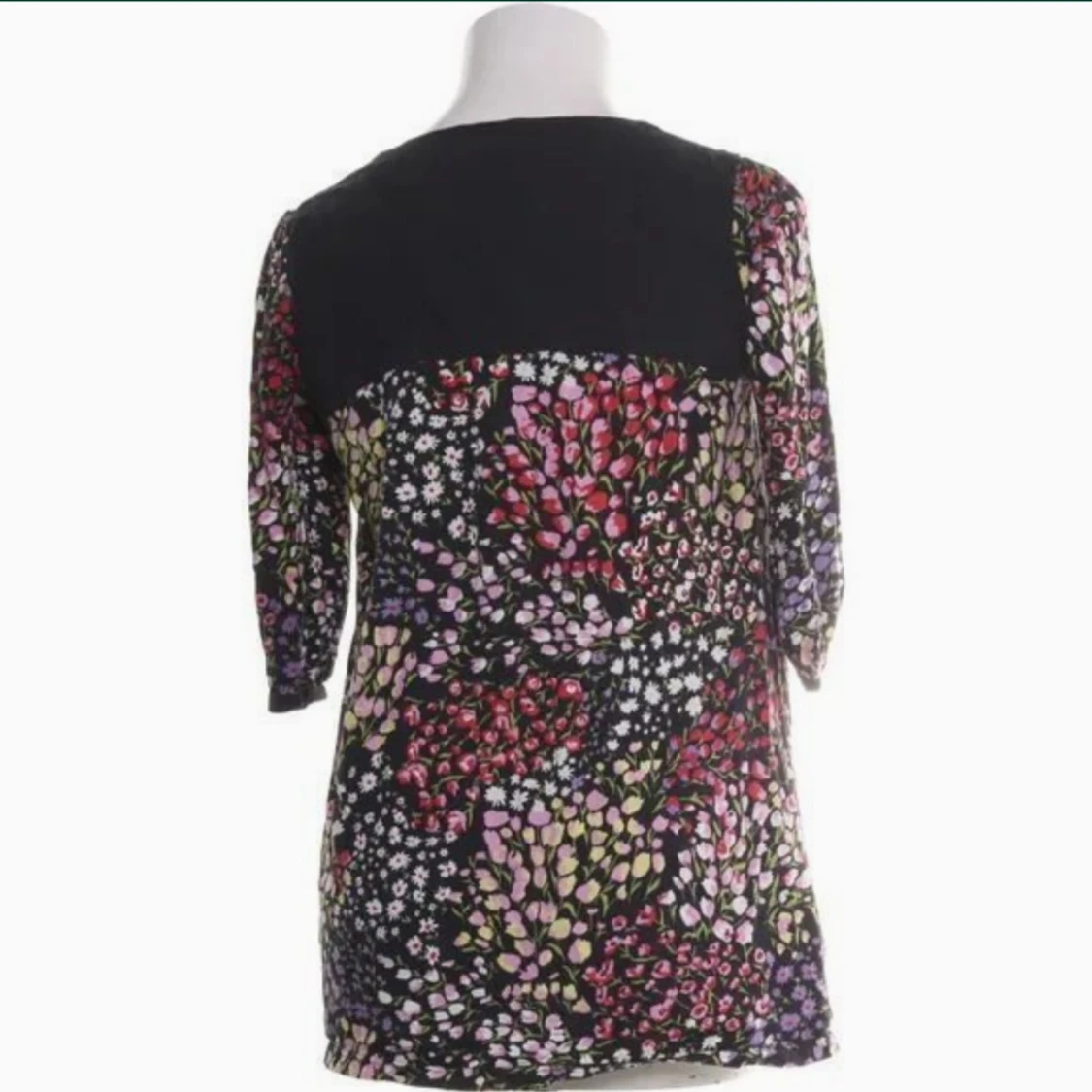 Lindex topp, Strl: S, Blommig, Somrig, Sommar, Mönstrad, Knäppning i fram, - 91