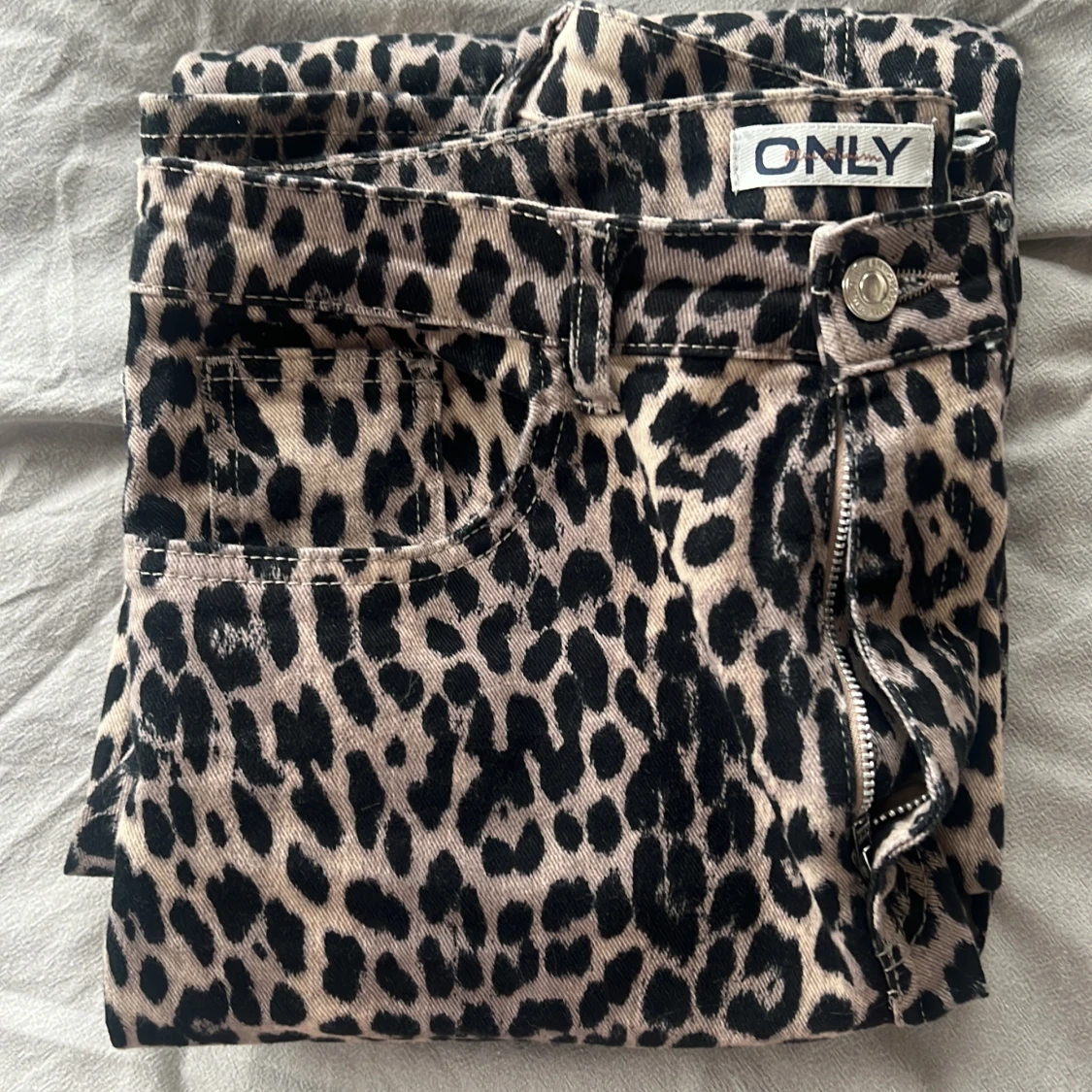 Helt nya leopard jeans  - 91