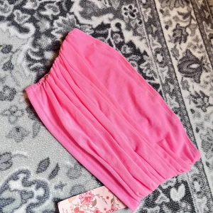 Bandaeu topp - Rosa topp med prislapp kvar- Aldrig använd <3