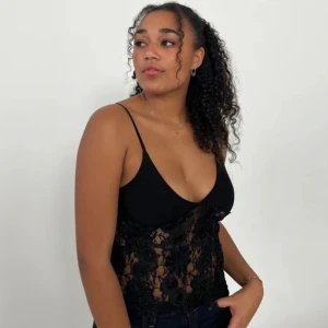 Spetslinne - Säljer mitt favorit spets linne från design by si  