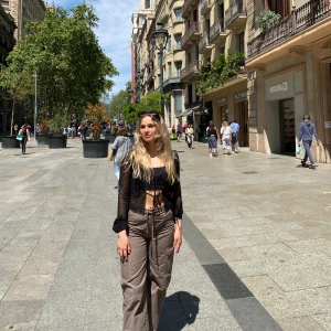 Weekday cargo byxor - Mycket fint skick. Khakigrön färg. 