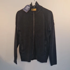 Parajumpers stickad tröja  - Ny, oanvänd. Äkta, med certilogo för kontroll av äkthet. 