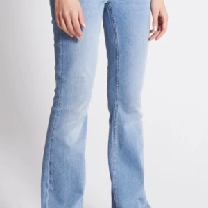Low boot lager 157 jeans  - Lågmidjade bootcut jeans från lager 157 köpt för 400, storlek xxs och längd short
