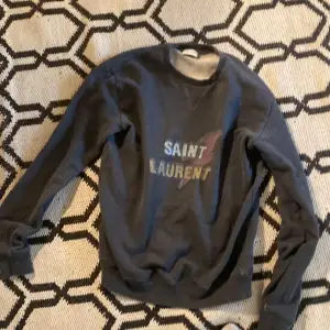 Saint tröja bra skick skriv vi frågor 