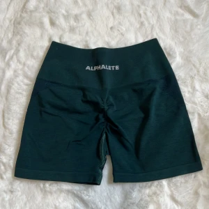Alphalete amplify shorts - Superbra skick, används helt enkelt inte längre! ☺️🌟 säljer även i andra färger.