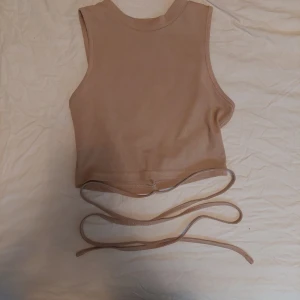 Topp - Topp från shein i stl.xs, aldrig använd🤍