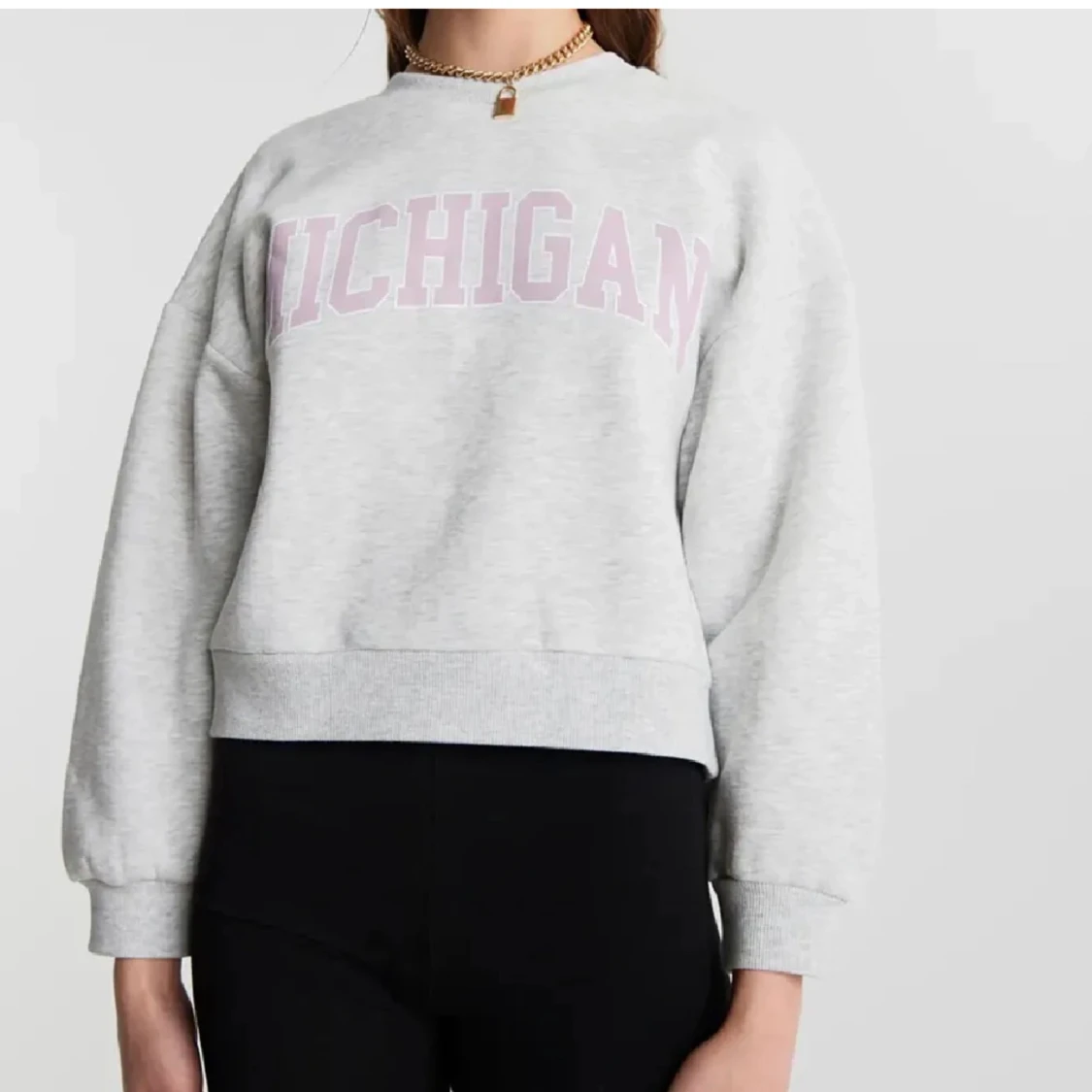 Sweatshirt från Gina tricot - M