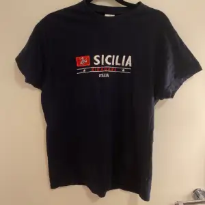 T-shirt med Italien tryck💗storlek s