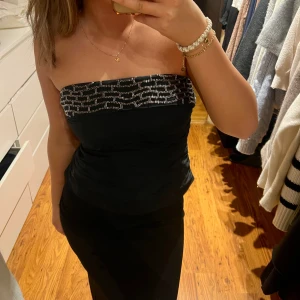 Zara topp - Snygg topp från Zara som inte finns längre🩷använd en gång, jag har vanligtvis S men i denna M