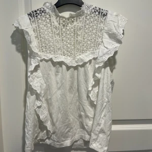 Topp/ blus - Topp/ blus från mango. Väldigt bra skick