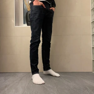 Replay Anbass - Säljer ett par fina replay anbass jeans för att dom är lite små för mig, jag är 180 och väger ca 65.