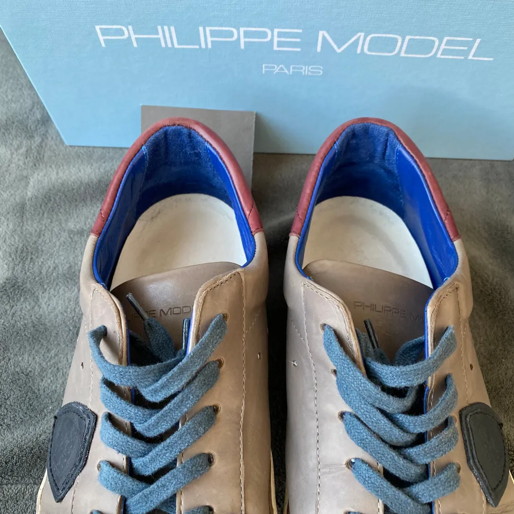 Philippe model skor i nyskick🌟 storlek: 43 | ingår: box och kort. Skor.