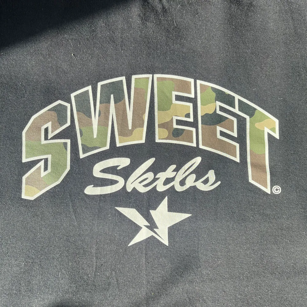 Sweet sktbs tee, Nyskick. T-shirts.
