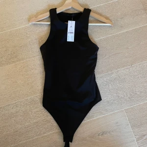Jättefin body💓 - En jättefin body från Gina Tricot i storlek xs med prislapp kvar!💓