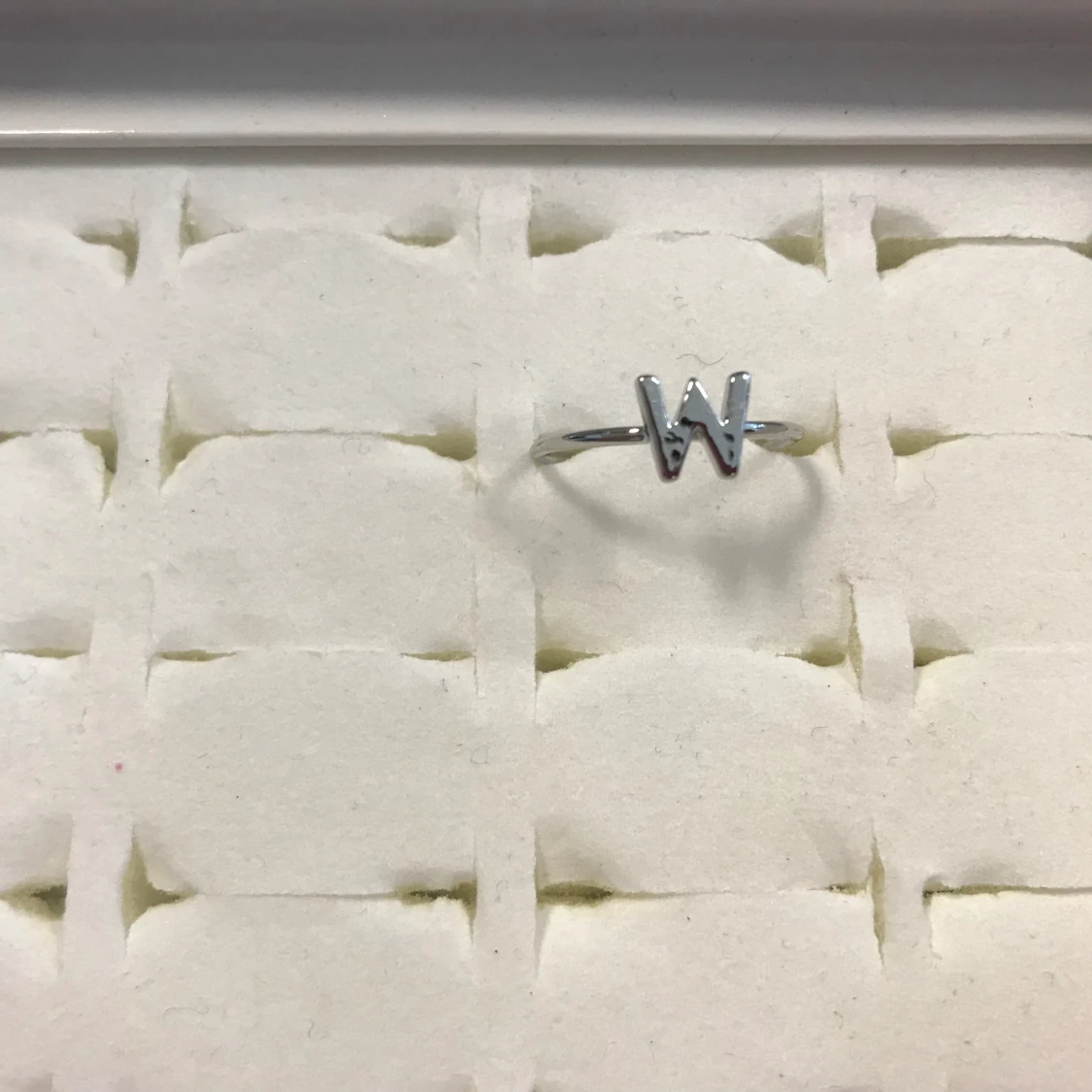 Solverpläterade Bokstav Ring