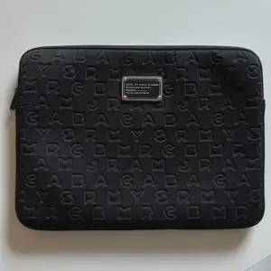 Superfint datorfodral från Marc by Marc Jacobs!