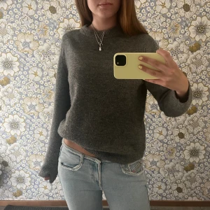Grå stickad tröja  - Super najs stickad tröja från Zara!! Passar S&M