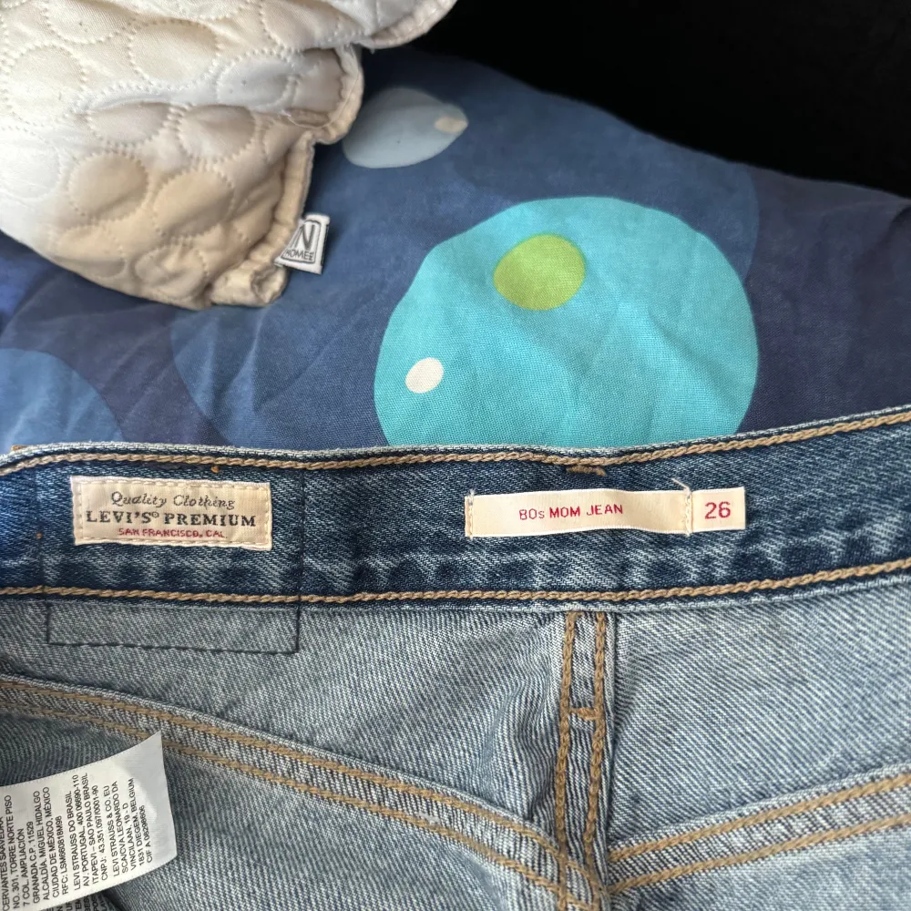 Jeans från Levis, strl 26.  Sparsamt använda! . Jeans & Byxor.