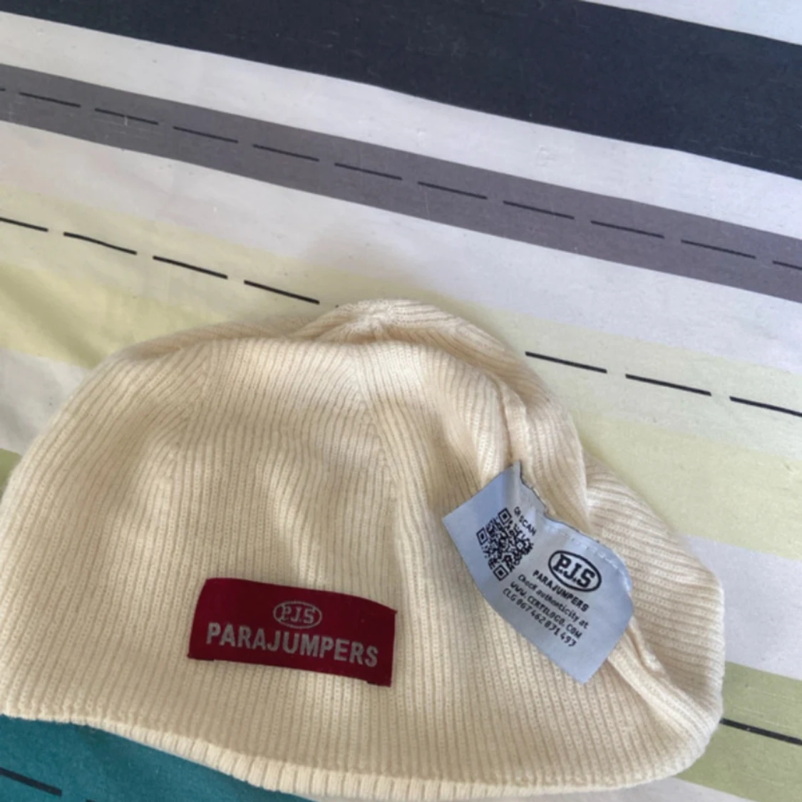 En Parajumpers Mössa - 91