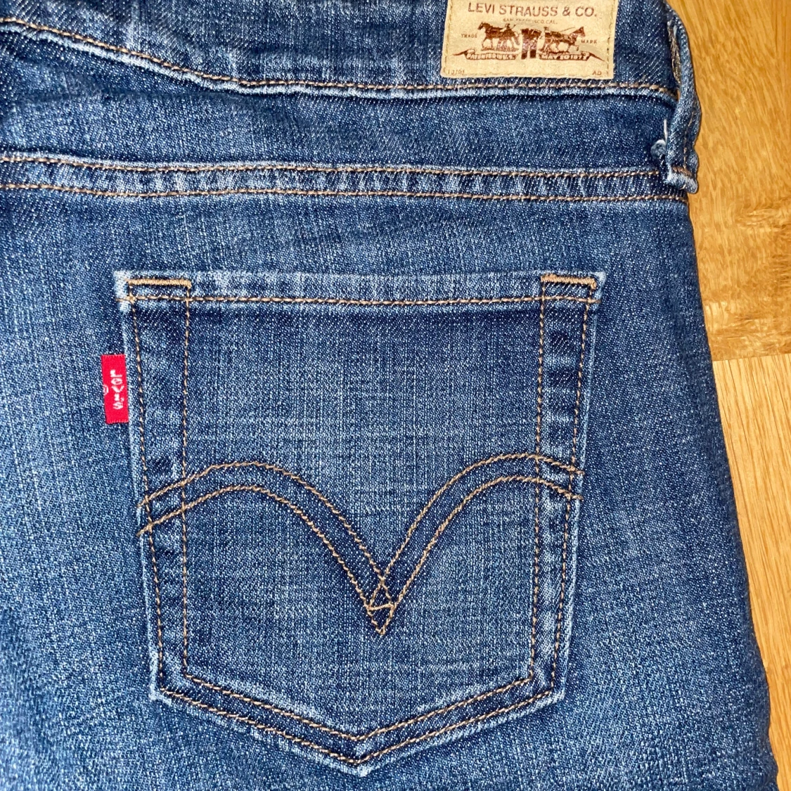 Vintage blåa lågmidjade levis 545 jeans - 92
