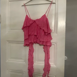 Topp  - Oanvänd topp från Zara, har lappen kvar 