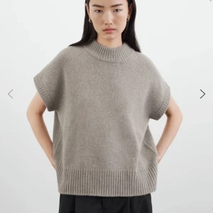 Soft goat tröja - Säljer denna snygga tröja från soft goat! Passar perfekt nu till sommaren🌸❤️färgen på den andra  bilden är den jag säljer