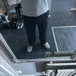 Zara kostymbyxor - Zara kostymbyxor med zipper, grym passform, Size 31x32, nypris 799 mitt pris 400