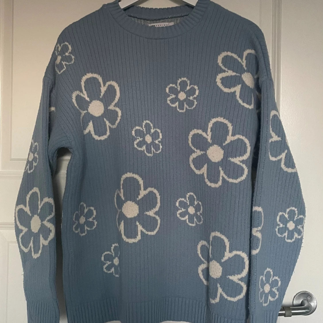 Snygg blommig tröja