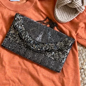 Festväska  - 25x15 cm med axelband (länk) 