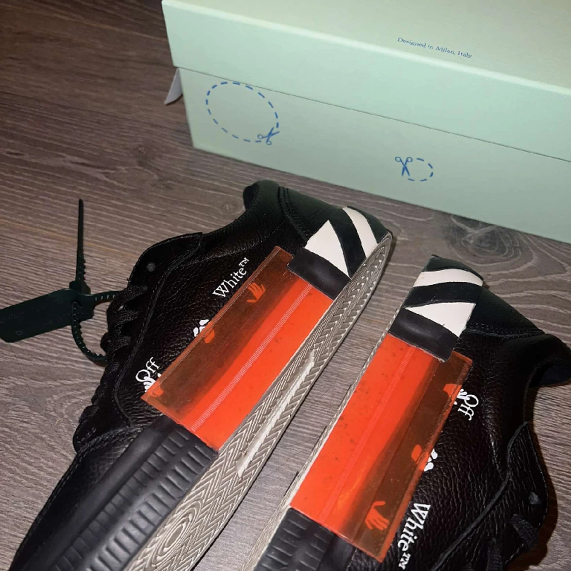 Black Low Vulcanized Off White Skor - 90