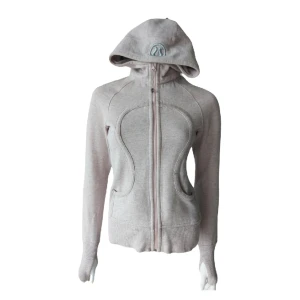Lululemon Scuba Zip Hoodie - Lululemon Scuba Hoodie med dragkedja. Med luva. Perfekt för promenader, löpning, gym etc. Varm och skön. Mycket bra condition.