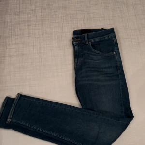 Tiger of Sweden Jeans👖 - Hejsan, säljer nu dessa snygga Tiger of Sweden jeansen. Storlek på jeansen är 29/32 och av modellen slim. Skicket är 9/10. Hör av dig vid minsta lilla fundering.💥