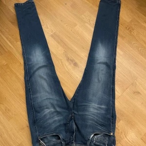 Replay jeans  - Säljer mina Replay jeans då dem bara ligger i garderoben.  Skriv gärna om ni har några frågor😃