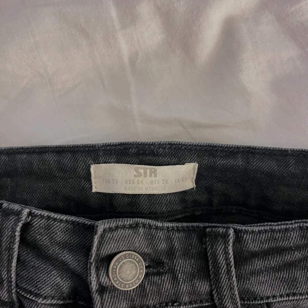 Superfina lågmidjade jeans men som inte kommer till användning💕. Jeans & Byxor.