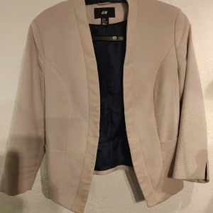 Kavaj - Hel och ren stl 38