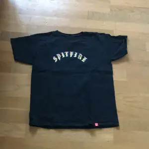 Spitfire T-shirt svart xs