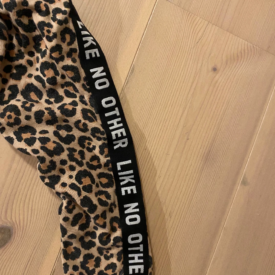 Leopard hoodie / magtröja  - 90