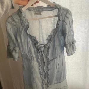Söt blus - Så fin blus. Helt som ny