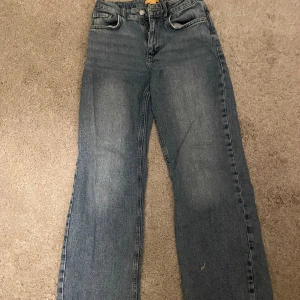 Jeans  - Säljer dessa då dem inte längre kommer till användning 