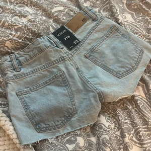 Shorts - Säljer dessa supersnygga lågmidjade shorts💙 Helt oanvända! 